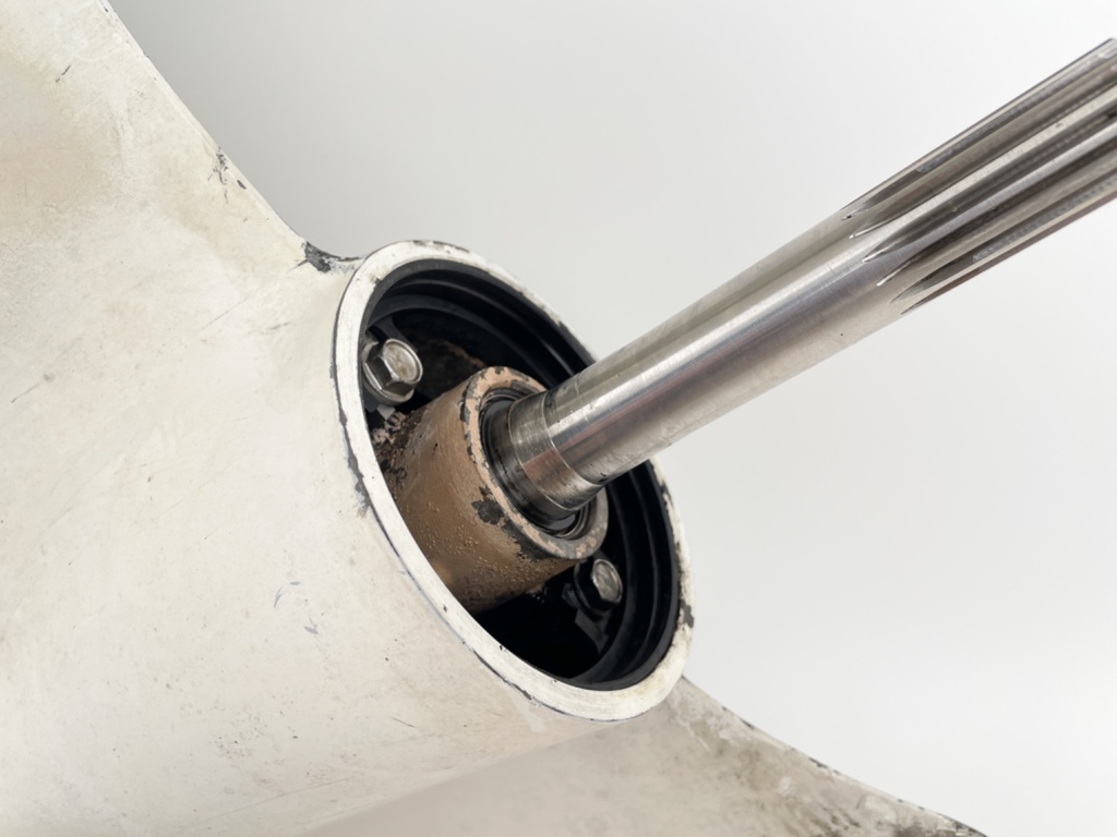 2003 Johnson 225 HP 2 Stroke Outboard 25" XL Lower Unit Gear Case M1