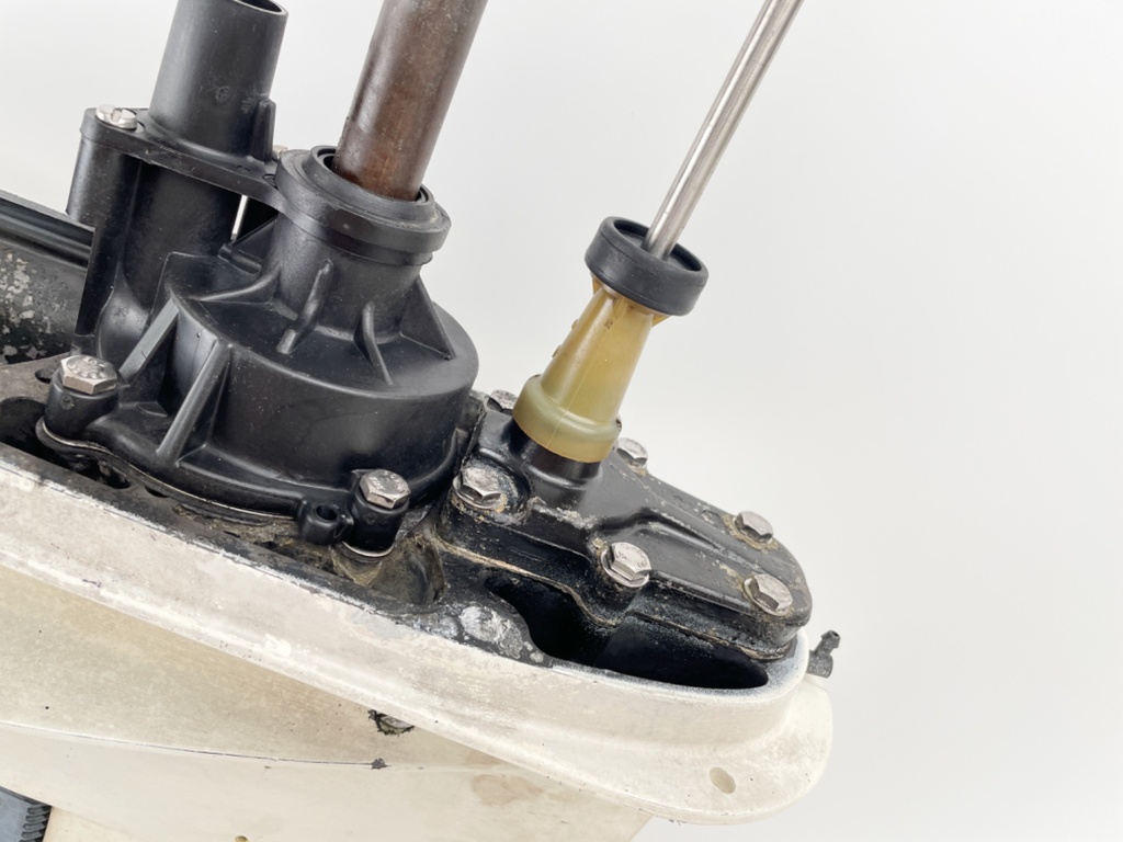 2003 Johnson 225 HP 2 Stroke Outboard 25" XL Lower Unit Gear Case M1