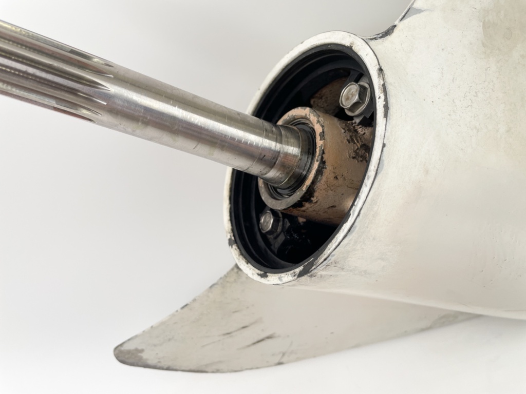 2003 Johnson 225 HP 2 Stroke Outboard 25" XL Lower Unit Gear Case M1