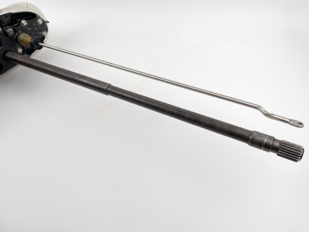 2003 Johnson 225 HP 2 Stroke Outboard 25" XL Lower Unit Gear Case M1