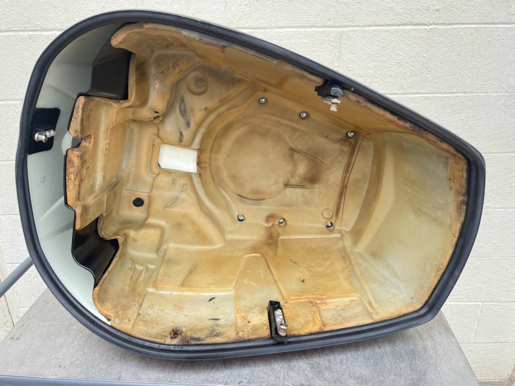 2006 Evinrude 225 HP 2 Stroke Outboard Top Cowling 0285653 OEM