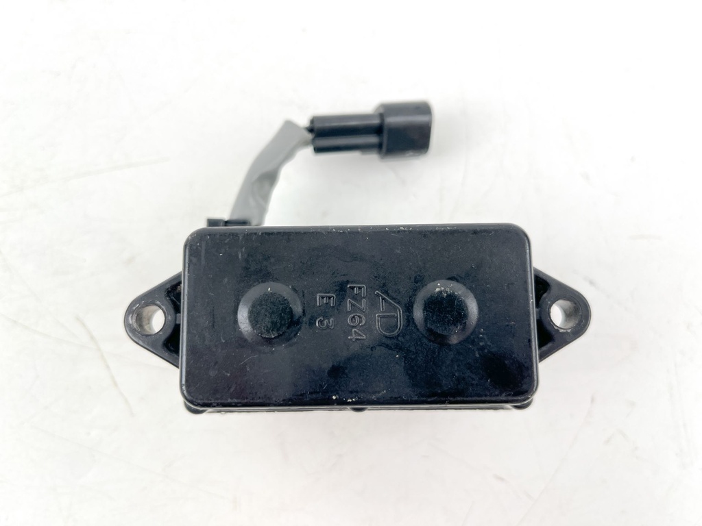 2001 Yamaha 225 HP 2 Stroke Outboard Trim Tilt Relay 61A-81950-00-00 OEM