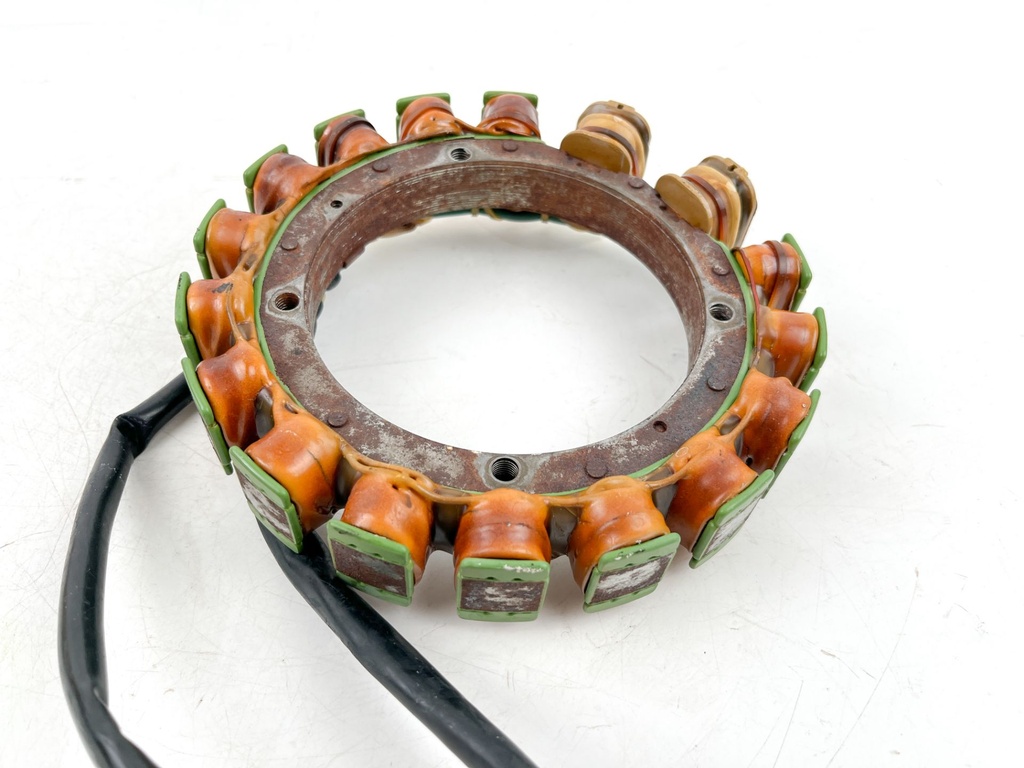 2001 Yamaha 225 HP 2 Stroke Outboard Stator Assembly 61A-85510-02-00 OEM