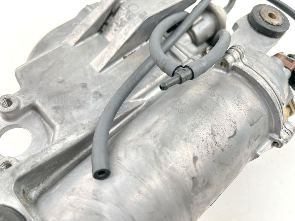 2001 Yamaha 225 HP 2 Stroke HPDI VST Float Chamber Assembly 66K-14980-00-00