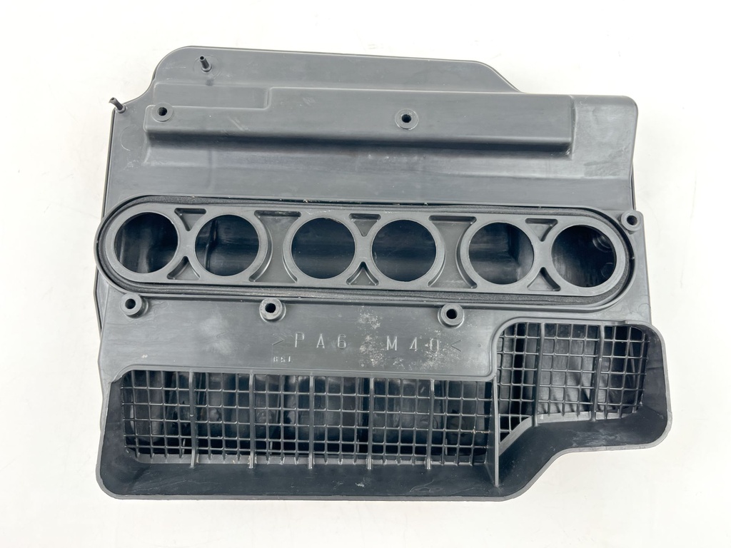 2001 Yamaha 225 HP 2 Stroke Outboard Intake Air Silencer Assembly 65L-14440-00-00