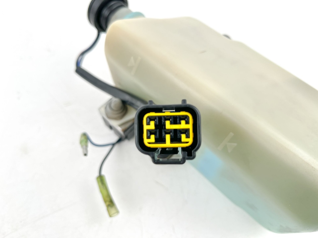 90 - 2005 Yamaha 200 225 250 300 HP 2 Stroke Outboard Oil Tank 61A-21750-00-00