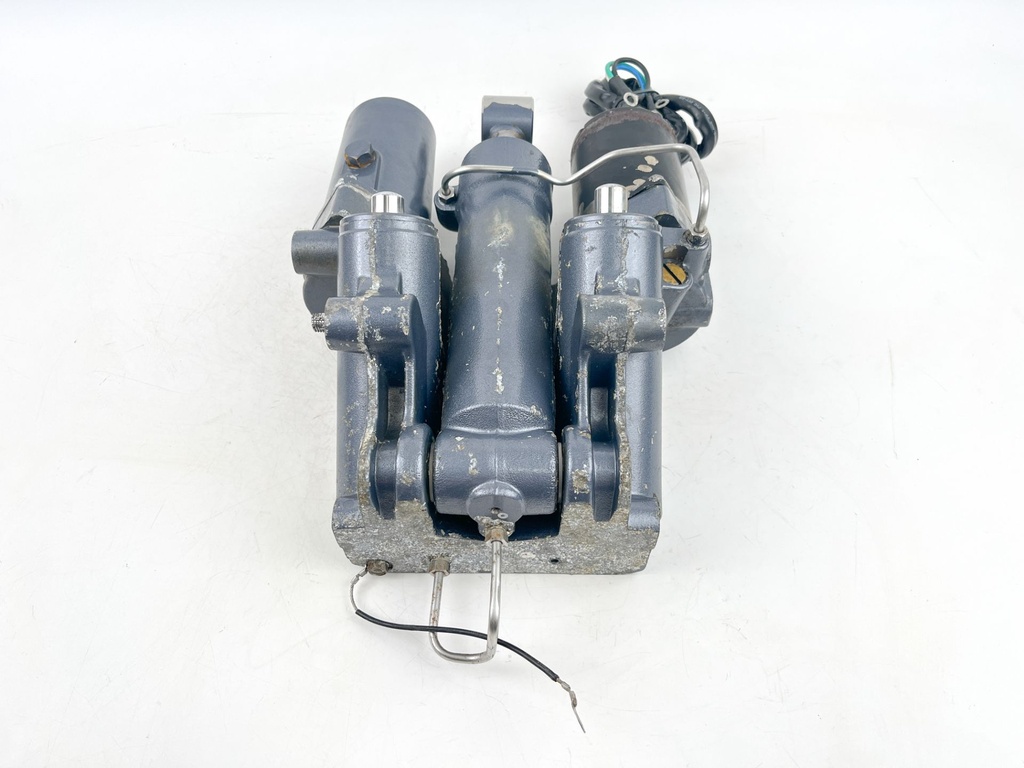 2001 Yamaha 225 HP 2 Stroke Outboard Power Trim Tilt Unit 61A-43800-25-4D - Repair