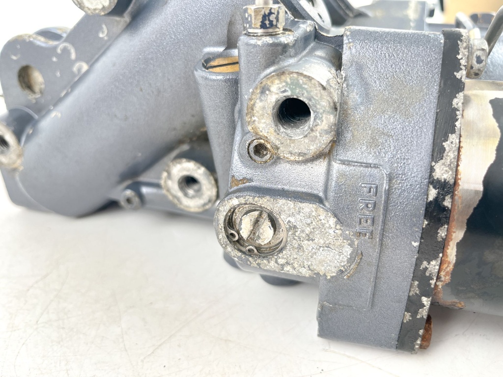 2001 Yamaha 225 HP 2 Stroke Outboard Power Trim Tilt Unit 61A-43800-25-4D - Repair