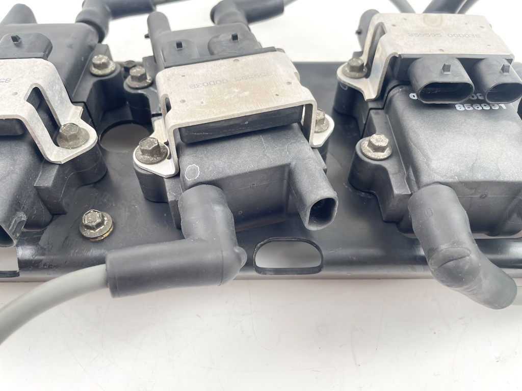 2001 Mercury 225 HP 2 Stroke Outboard Ignition Coil Set W/ Plate 856991A1 OEM