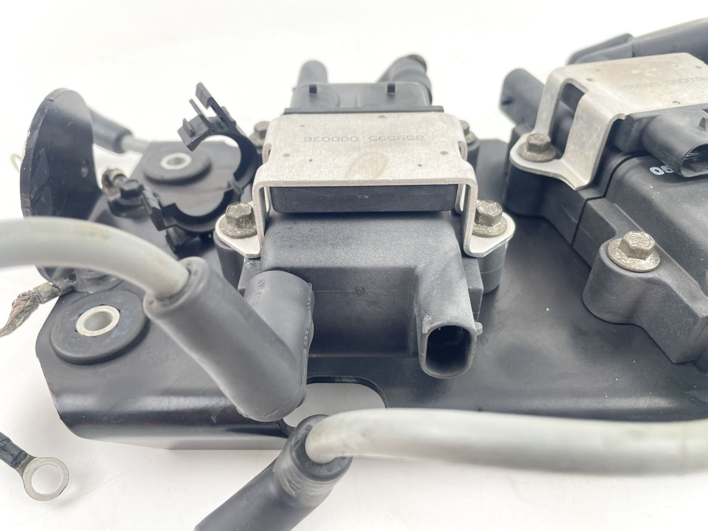 2001 Mercury 225 HP 2 Stroke Outboard Ignition Coil Set W/ Plate 856991A1 OEM
