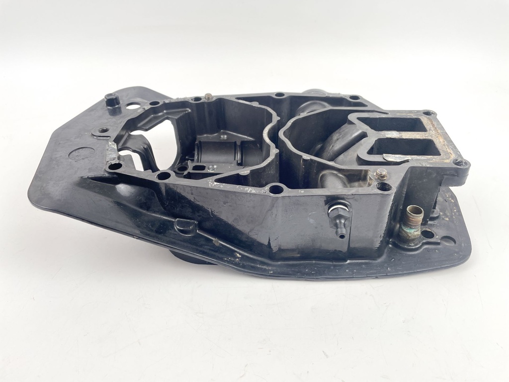 2001 Mercury 225 HP 2 Stroke Outboard Exhaust Plate Guide 832935A15 OEM