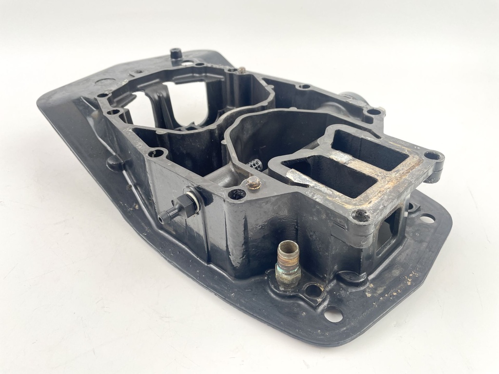 2001 Mercury 225 HP 2 Stroke Outboard Exhaust Plate Guide 832935A15 OEM