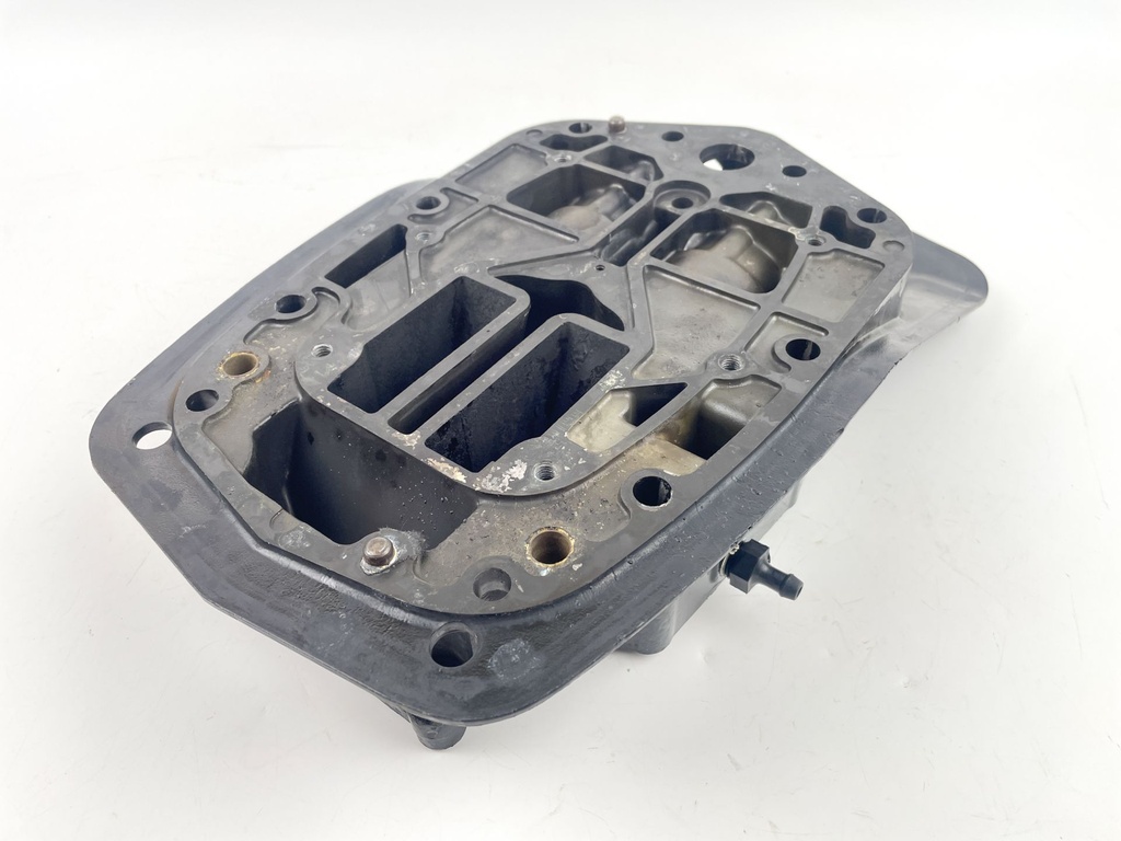 2001 Mercury 225 HP 2 Stroke Outboard Exhaust Plate Guide 832935A15 OEM