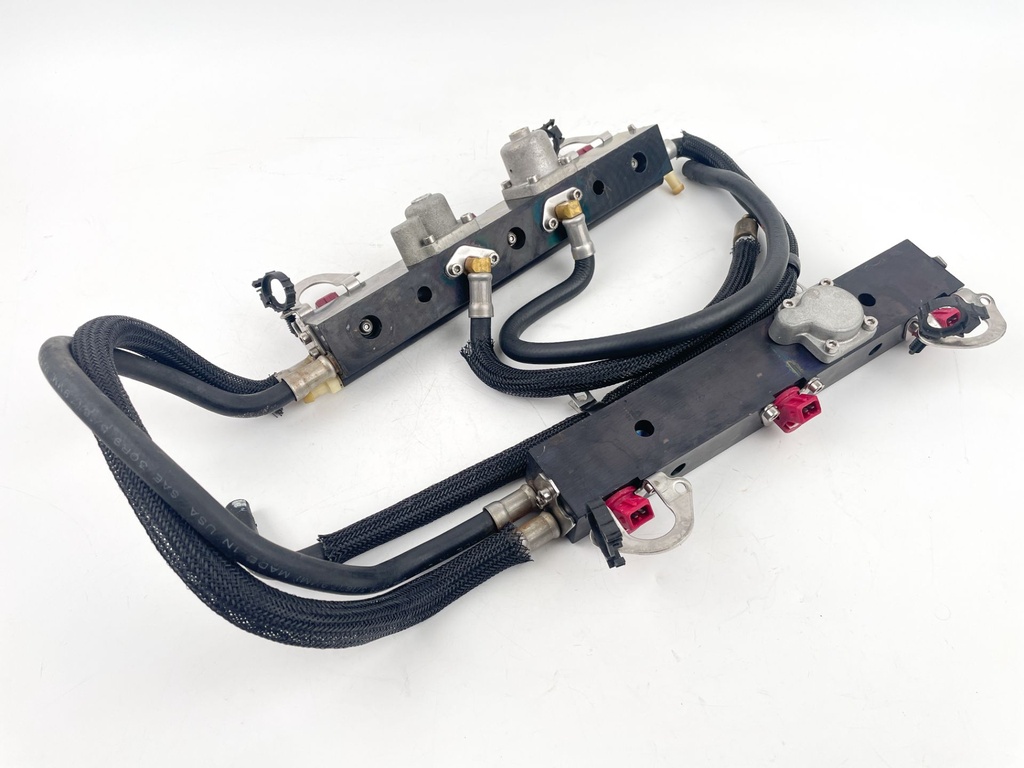 2001 Mercury 225 HP 2 Stroke Outboard Fuel Injector Set W/ Rail 884429A8 OEM