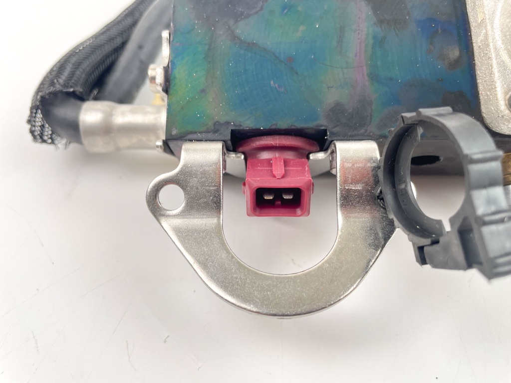 2001 Mercury 225 HP 2 Stroke Outboard Fuel Injector Set W/ Rail 884429A8 OEM