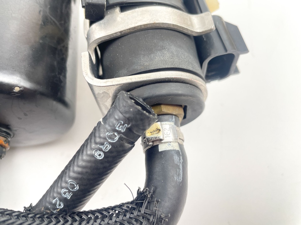 2001 Mercury 225 HP 2 Stroke Outboard Vapor Separator Tank VST 855432A2 OEM