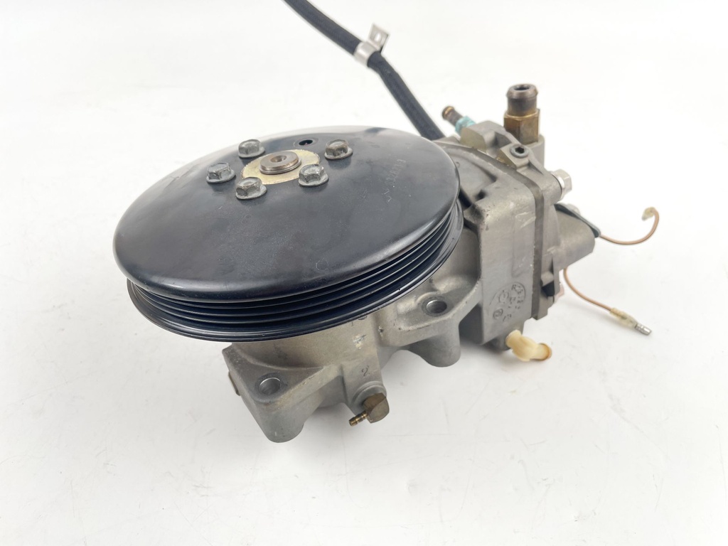 2001 Mercury 225 HP 2 Stroke Outboard Air Compressor Assembly 828123T15 OEM