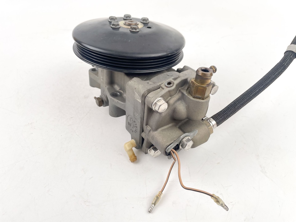 2001 Mercury 225 HP 2 Stroke Outboard Air Compressor Assembly 828123T15 OEM