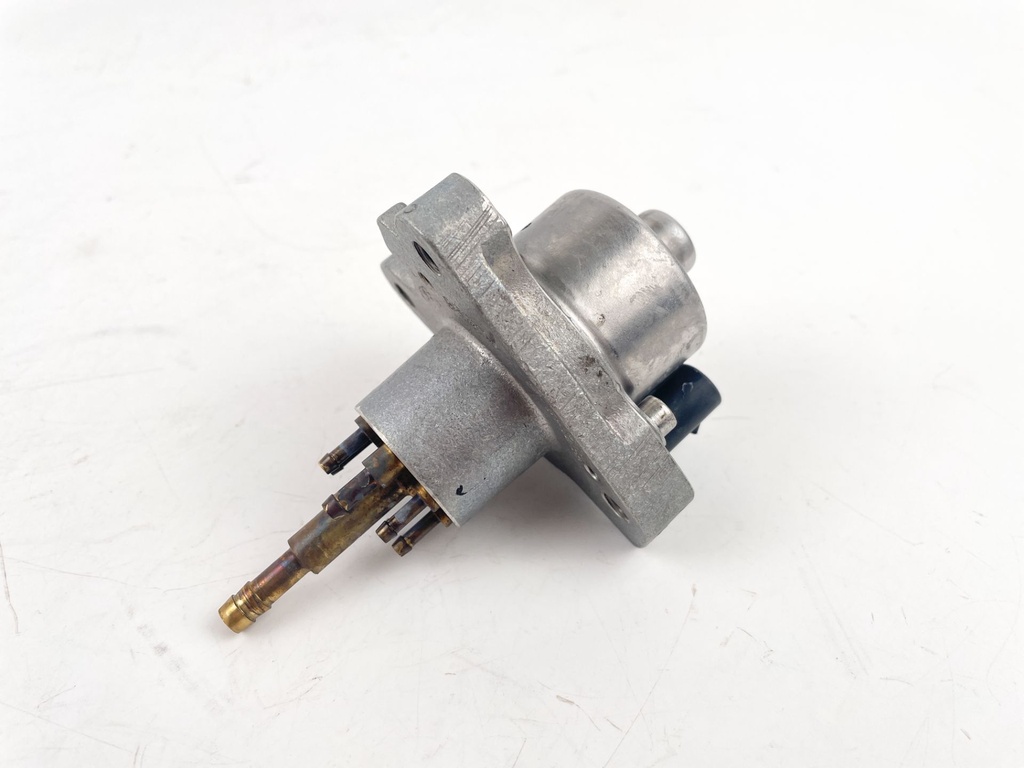 2001 Mercury 225 HP 2 Stroke Outboard Oil Pump 857149T2 OEM