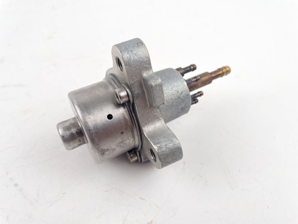 2001 Mercury 225 HP 2 Stroke Outboard Oil Pump 857149T2 OEM