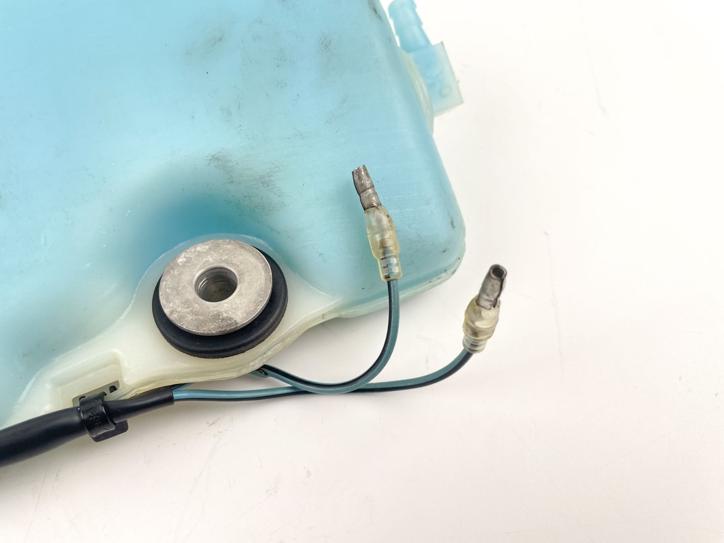 2001 Mercury 225 HP 2 Stroke Outboard Oil Tank 830889A4 OEM