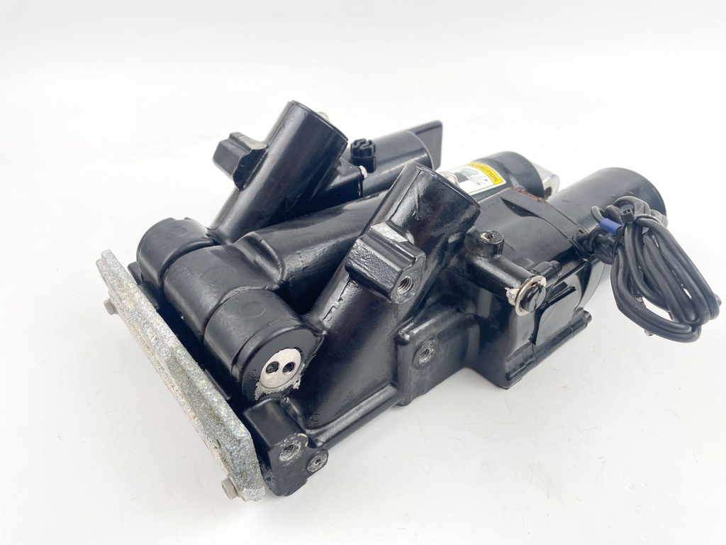 2001 Mercury 225 HP 2 Stroke Outboard Power Trim Tilt Unit 8M0168222 OEM