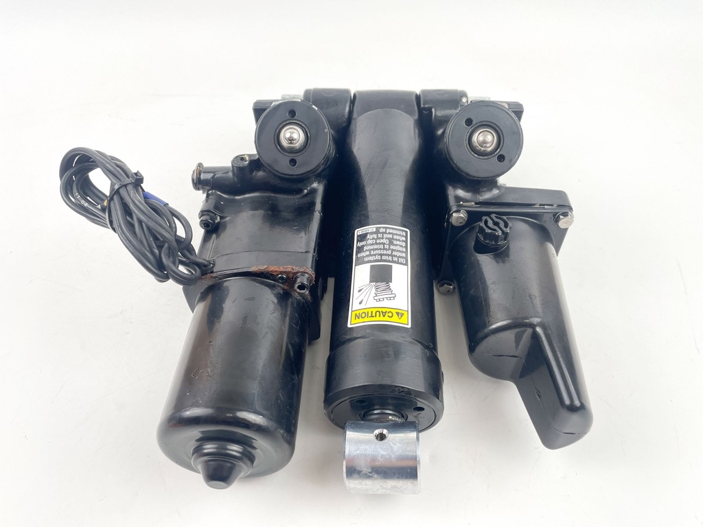2001 Mercury 225 HP 2 Stroke Outboard Power Trim Tilt Unit 8M0168222 OEM