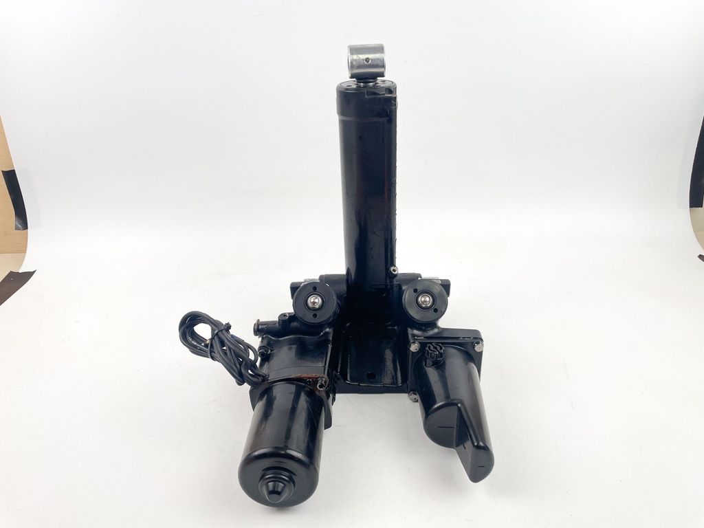 2001 Mercury 225 HP 2 Stroke Outboard Power Trim Tilt Unit 8M0168222 OEM