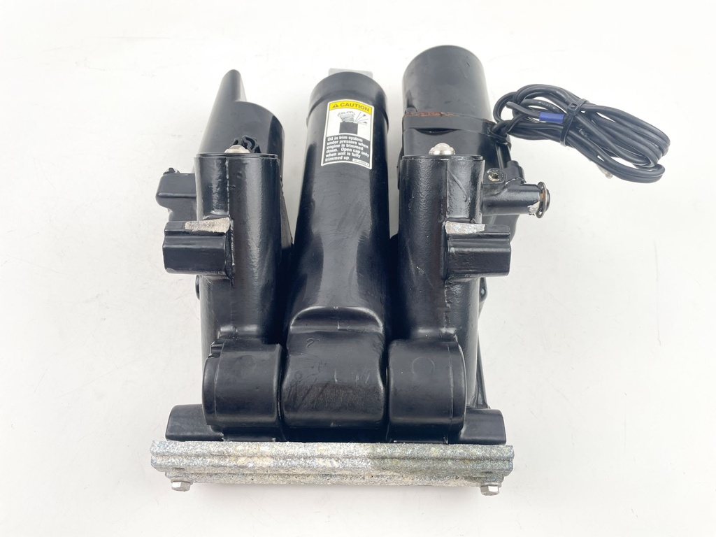 2001 Mercury 225 HP 2 Stroke Outboard Power Trim Tilt Unit 8M0168222 OEM