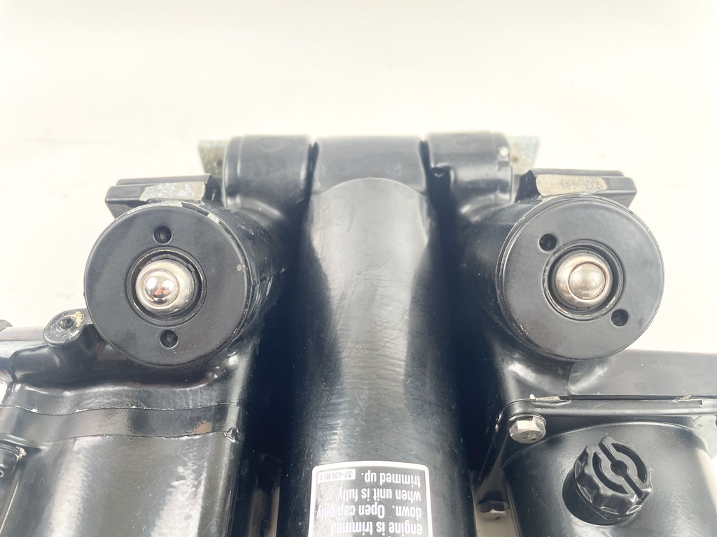 2001 Mercury 225 HP 2 Stroke Outboard Power Trim Tilt Unit 8M0168222 OEM