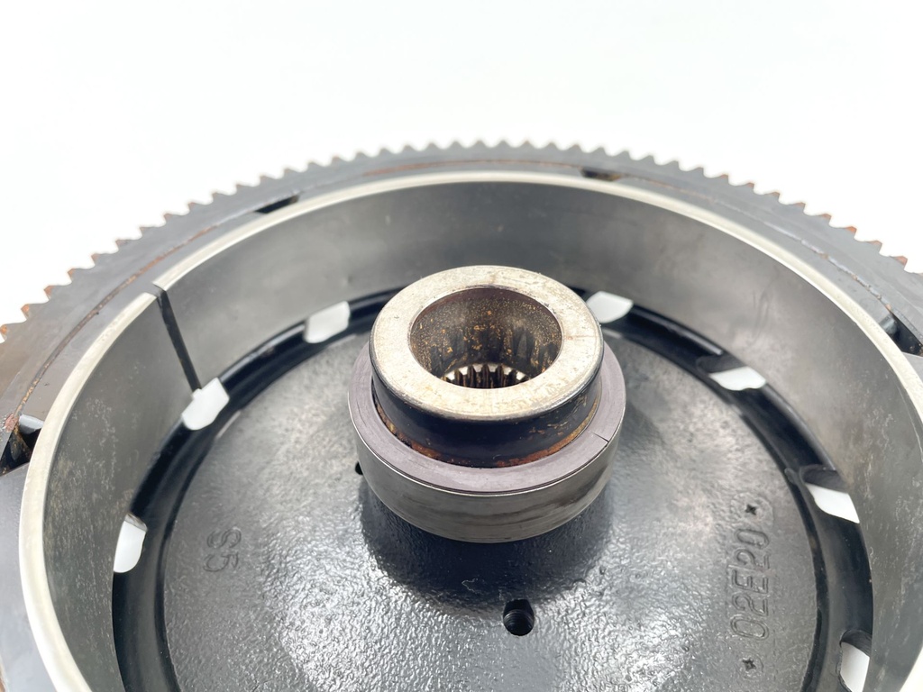 2003 Mercury 200 HP 2 Stroke Outboard Engine Flywheel Assembly 859238T4 OEM