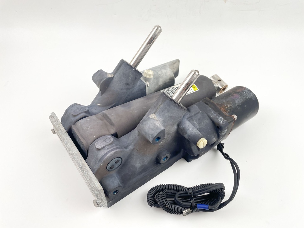 2003 Mercury 200 HP 2 Stroke Outboard Power Trim Tilt Unit 855998A3 Parts