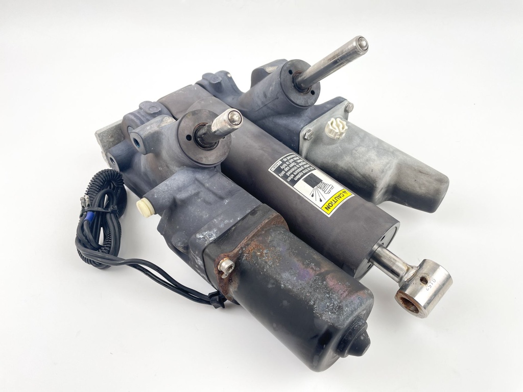 2003 Mercury 200 HP 2 Stroke Outboard Power Trim Tilt Unit 855998A3 Parts
