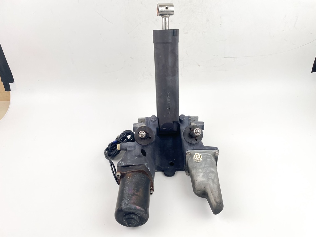 2003 Mercury 200 HP 2 Stroke Outboard Power Trim Tilt Unit 855998A3 Parts