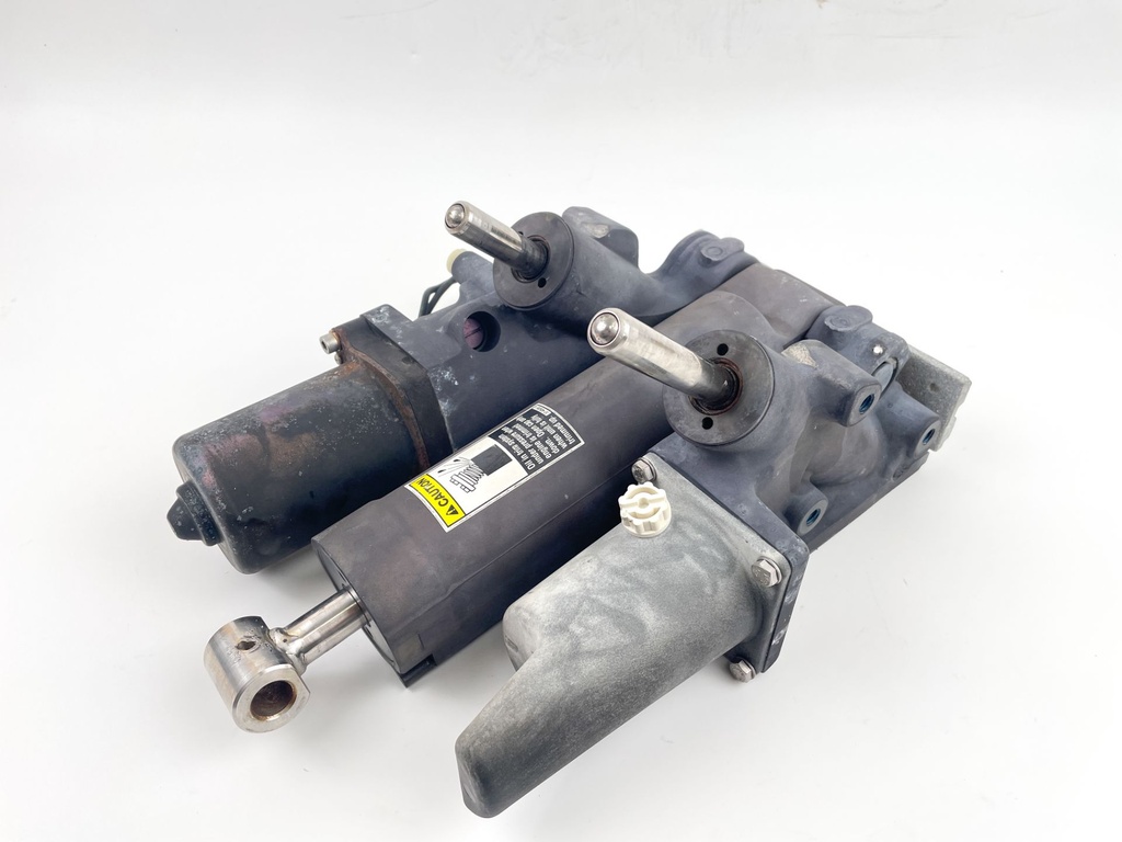 2003 Mercury 200 HP 2 Stroke Outboard Power Trim Tilt Unit 855998A3 Parts