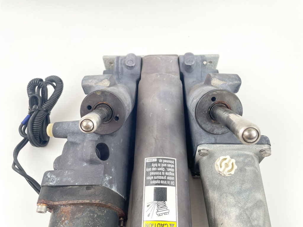 2003 Mercury 200 HP 2 Stroke Outboard Power Trim Tilt Unit 855998A3 Parts
