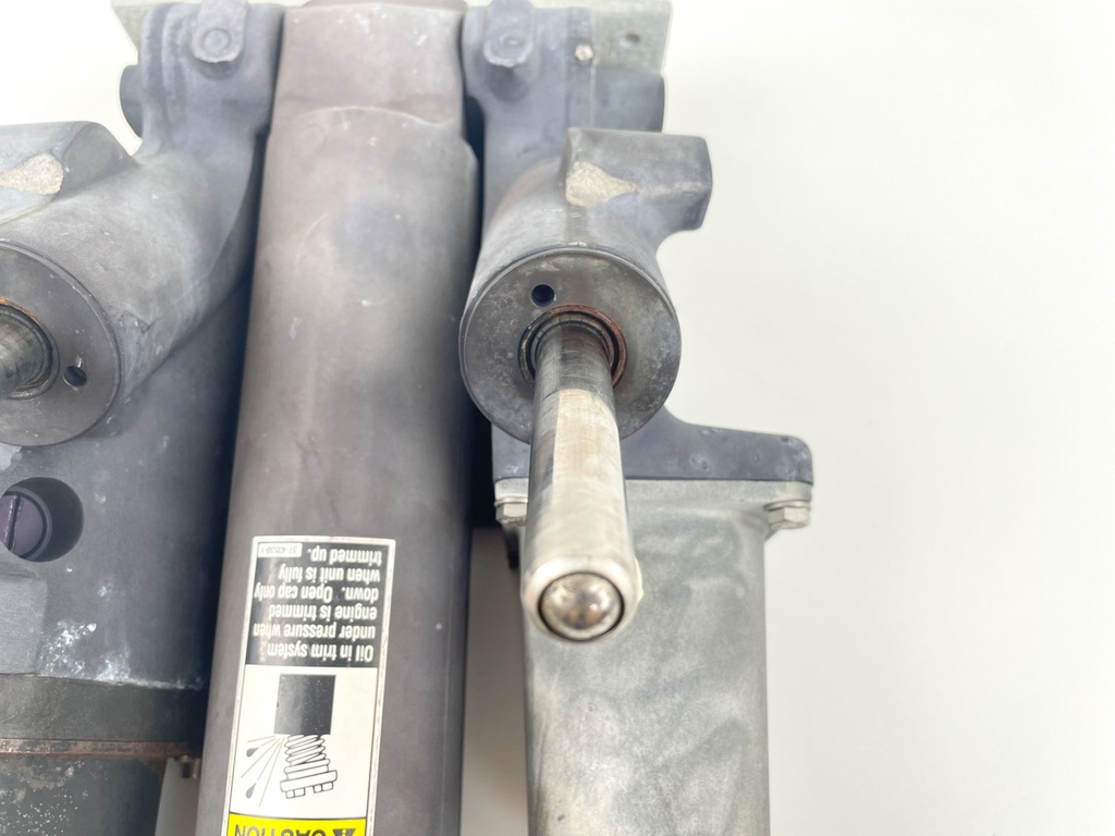 2003 Mercury 200 HP 2 Stroke Outboard Power Trim Tilt Unit 855998A3 Parts