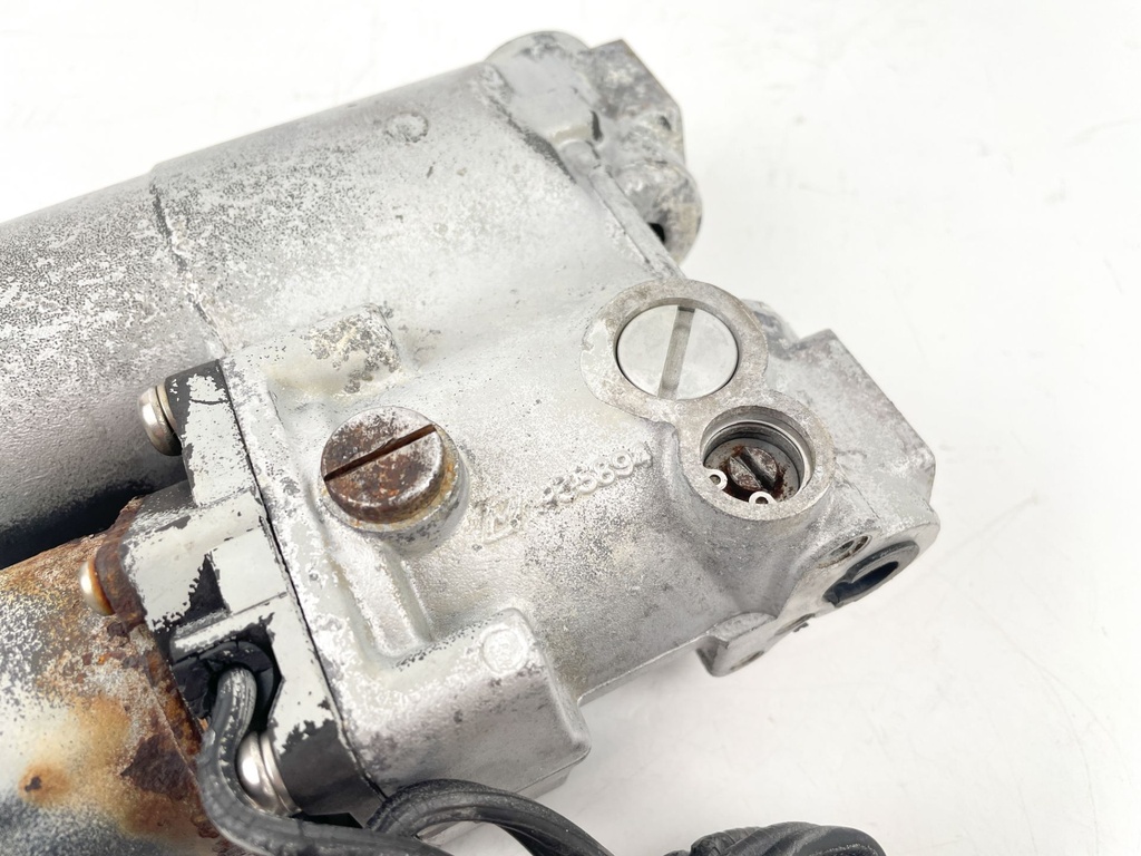 Johnson Evinrude 40 48 50 HP Power Trim & Tilt Unit 0438135 0435903