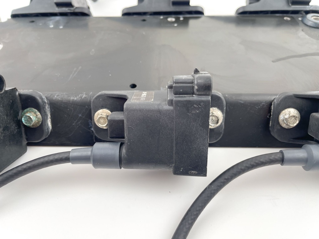 1999 Mercury 225 HP 2 Stroke Outboard Ignition Coil Set W/ Plate 827509T7 OEM