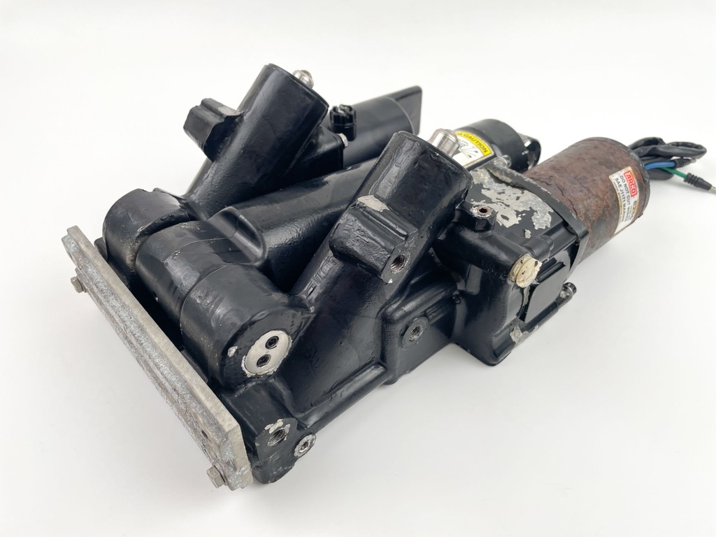 1999 Mercury 225 HP 2 Stroke Outboard Power Trim Tilt Unit 855998A11 OEM