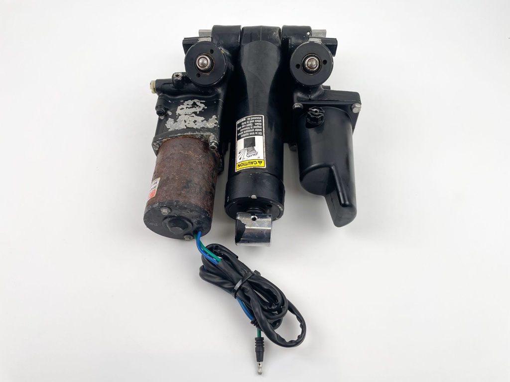1999 Mercury 225 HP 2 Stroke Outboard Power Trim Tilt Unit 855998A11 OEM