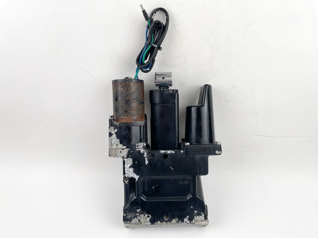 1999 Mercury 225 HP 2 Stroke Outboard Power Trim Tilt Unit 855998A11 OEM