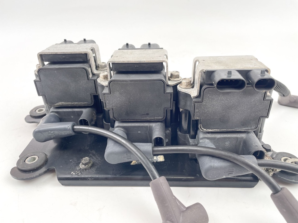 2001 Mercury 150 HP 2 Stroke Outboard Ignition Coil Set W/ Plate 856991A1 OEM