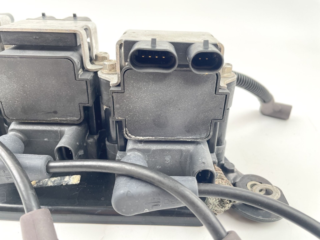 2001 Mercury 150 HP 2 Stroke Outboard Ignition Coil Set W/ Plate 856991A1 OEM