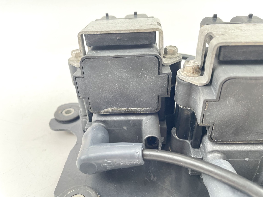 2001 Mercury 150 HP 2 Stroke Outboard Ignition Coil Set W/ Plate 856991A1 OEM