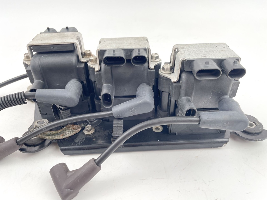 2001 Mercury 150 HP 2 Stroke Outboard Ignition Coil Set W/ Plate 856991A1 OEM