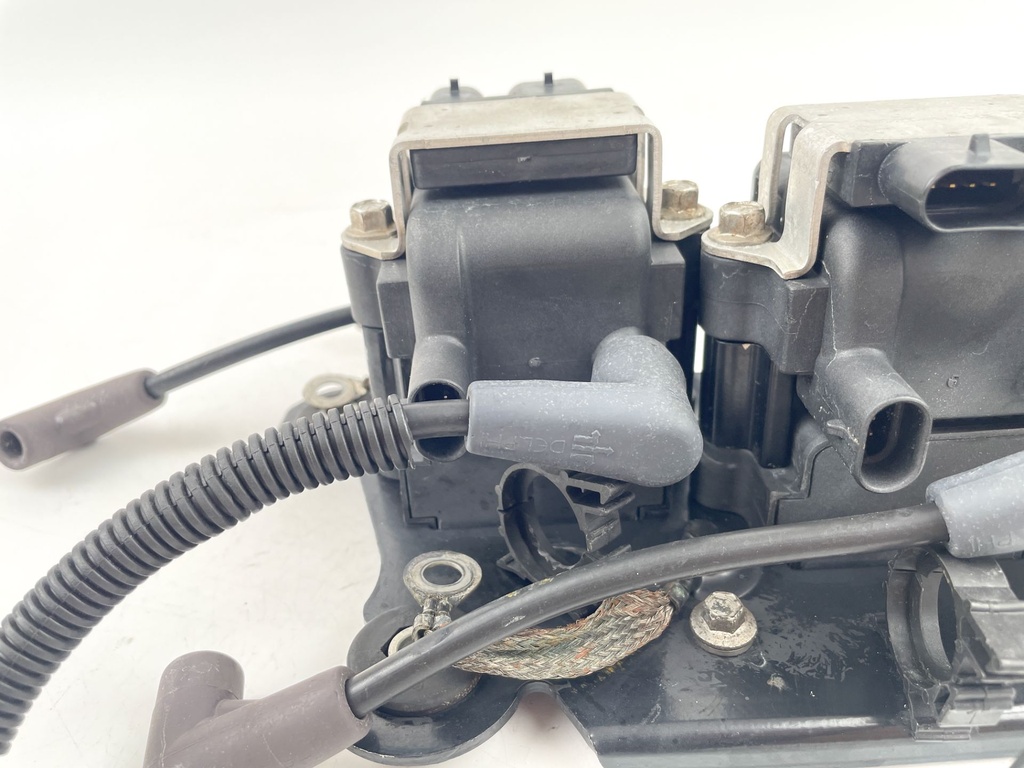 2001 Mercury 150 HP 2 Stroke Outboard Ignition Coil Set W/ Plate 856991A1 OEM