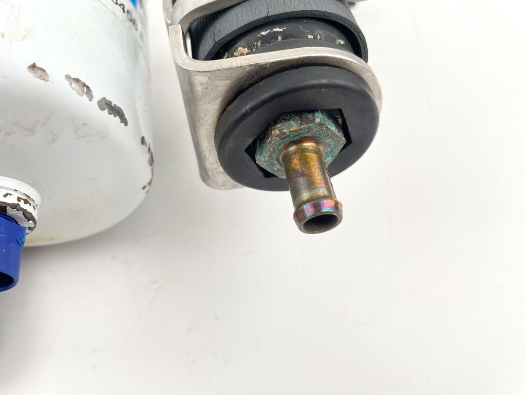 2001 Mercury 150 HP 2 Stroke Outboard Vapor Separator Tank VST 855432A1 OEM