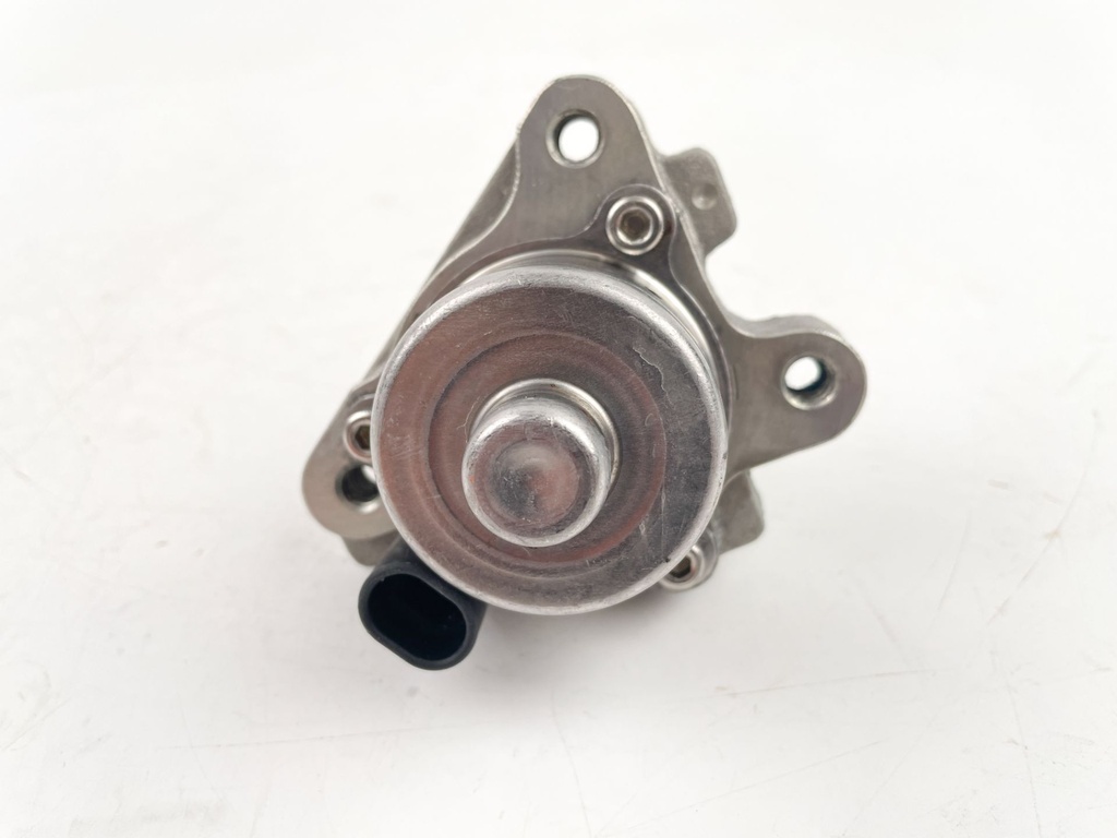 2001 Mercury 150 HP 2 Stroke Optimax Outboard Oil Pump 857149T2 OEM