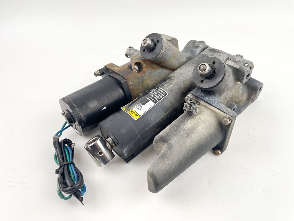 2001 Mercury 150 HP 2 Stroke Optimax Outboard Power Trim Tilt Unit 855998A3 OEM